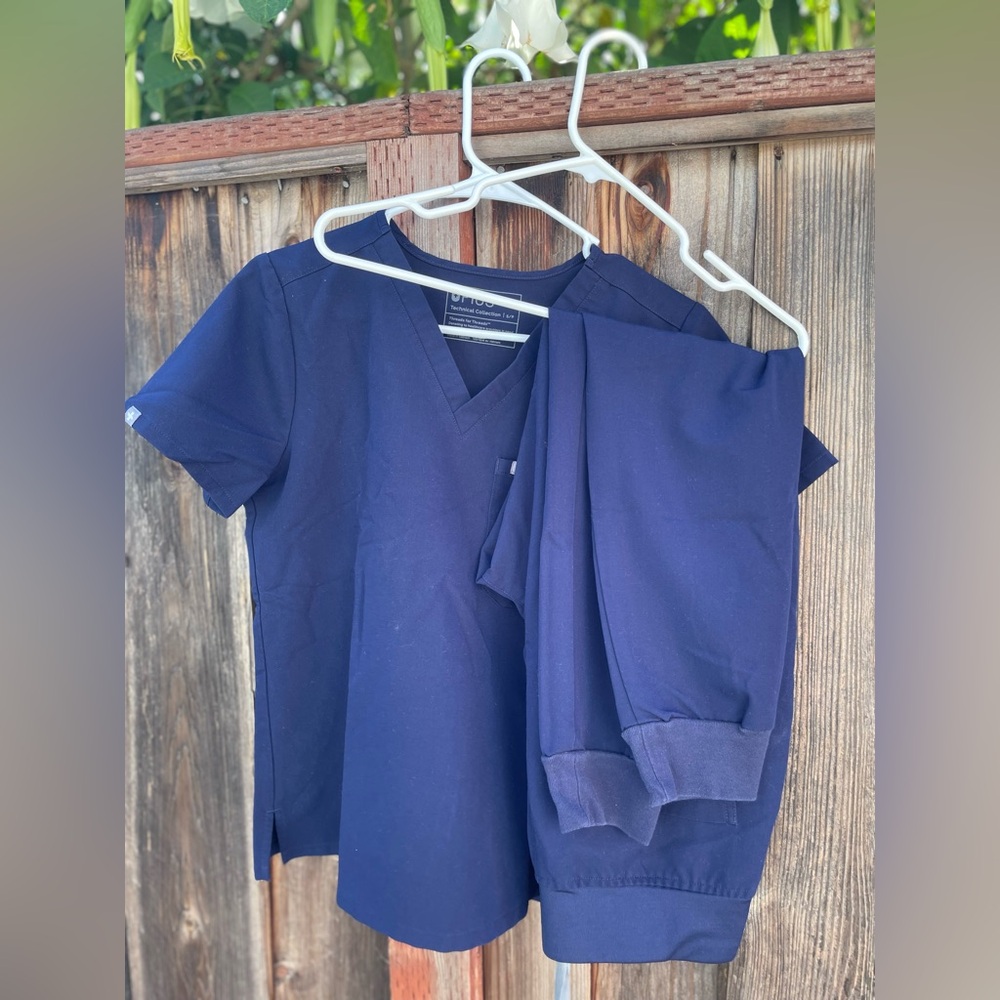Figs scrub set navy catarina top and zamora high waisted joggers